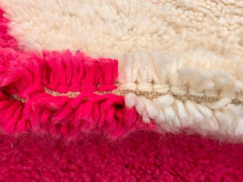 Hand-woven wool beni mrirt rug