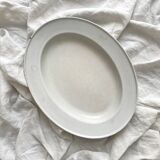 Plat ovale en tôle émaillée blanc et bleu marbré vintage