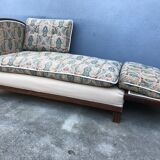 Bench reads art deco