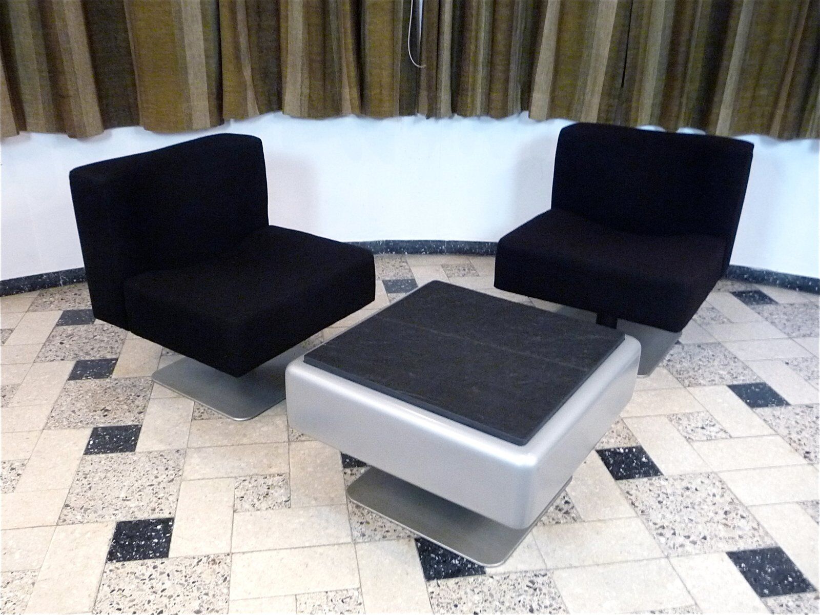 Chaises longues System 350 et table d'appoint par Herbert Hirche pour Mauser, 1974, ensemble de 3