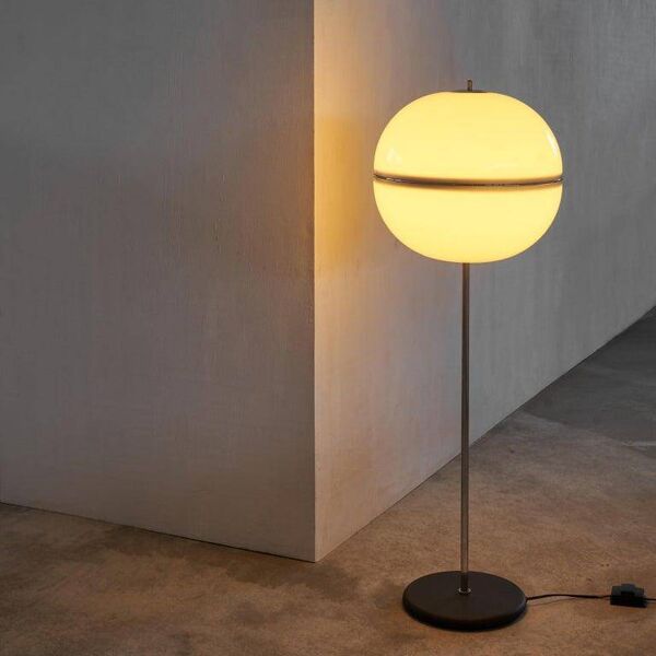 Lampe sur pied sphérique en métal et acrylique, années 1960