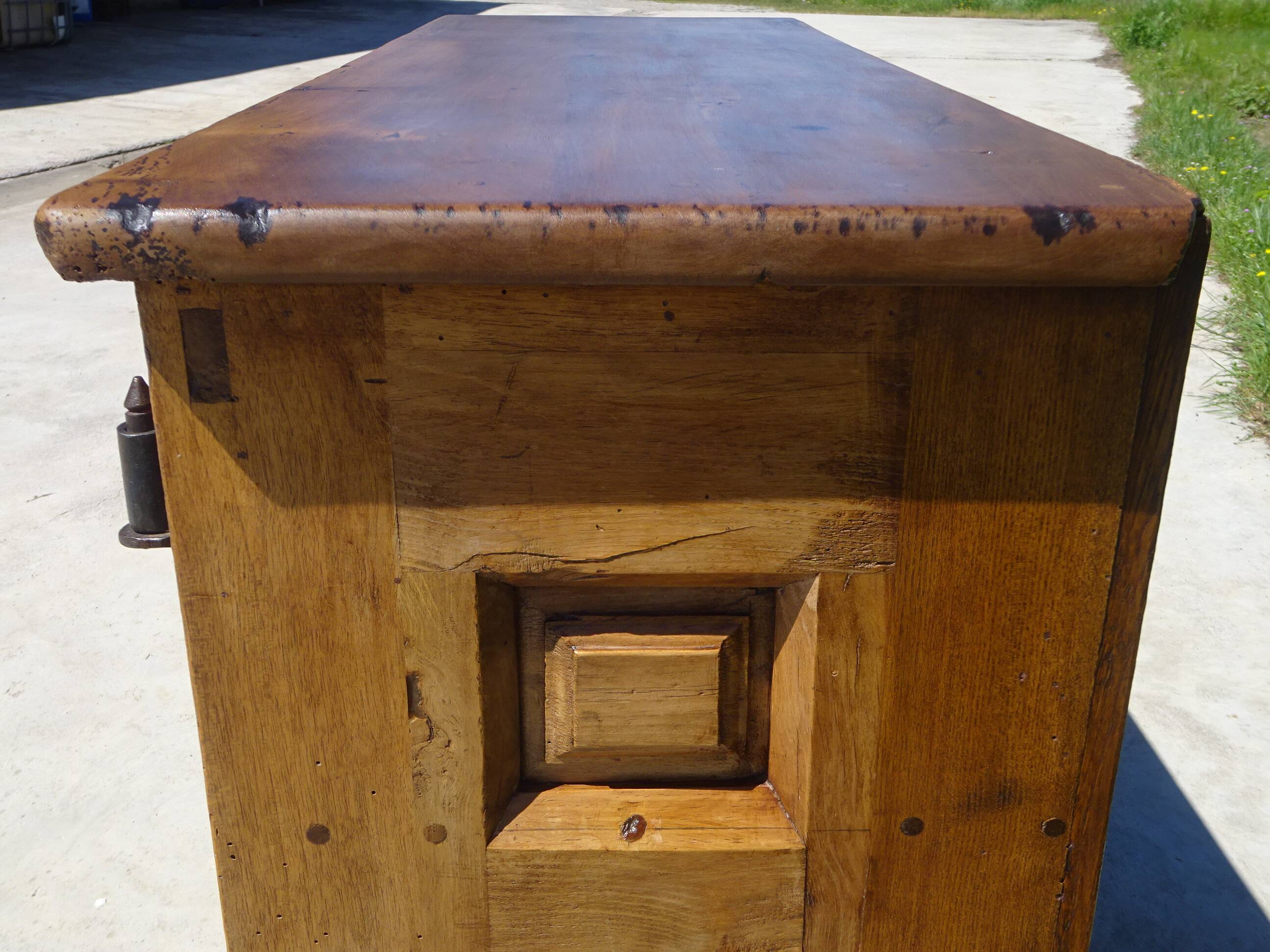 Old Tuscan sideboard, shallow depth