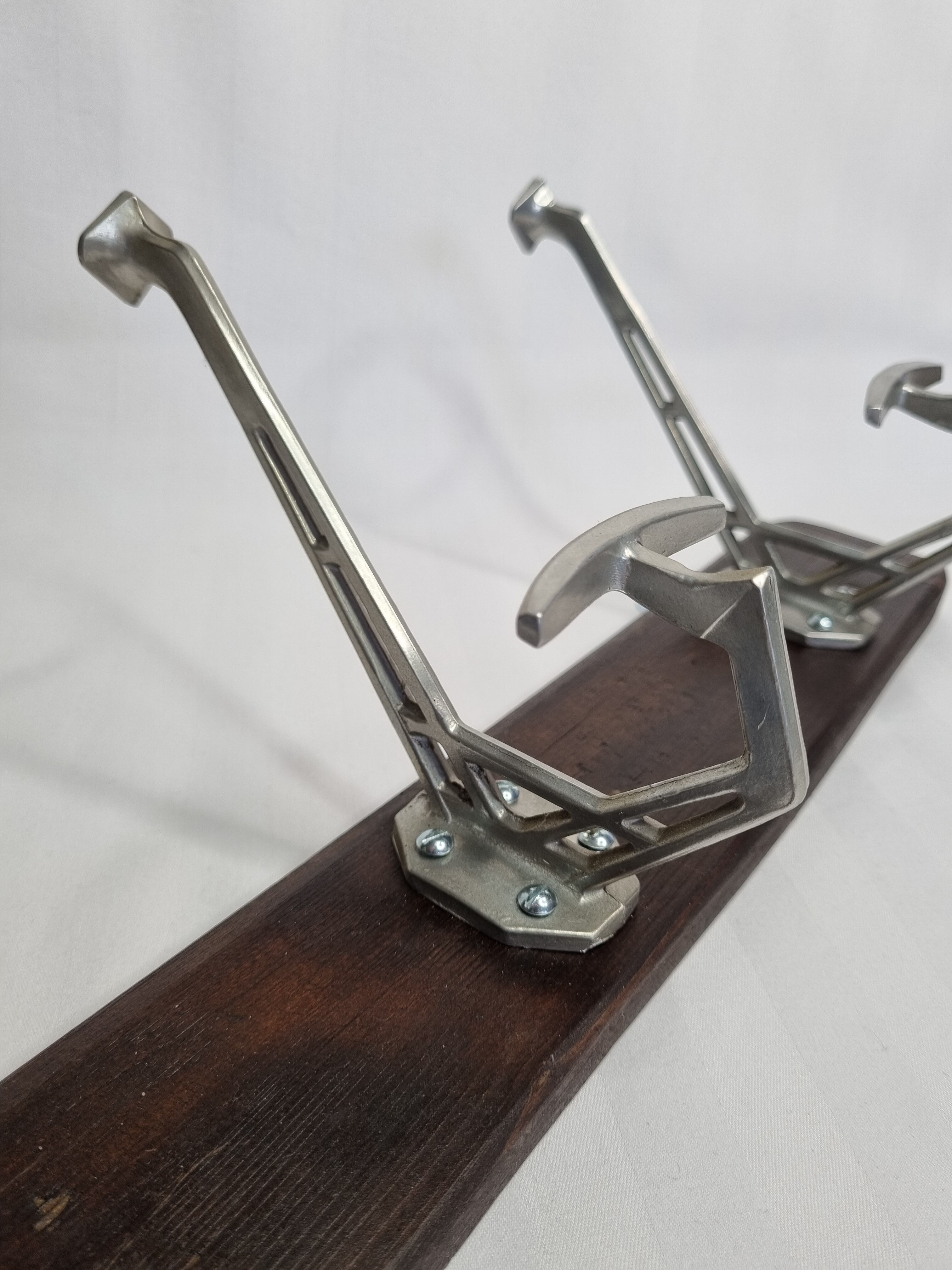 Art Deco wall rack in metal and wood, 3 hooks, 47 cm