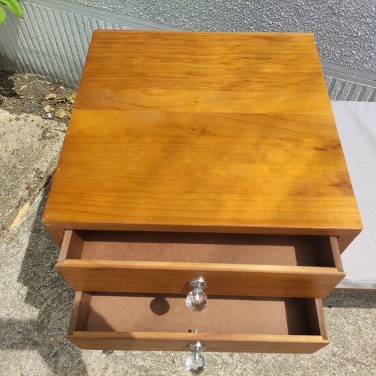 Scandinavian-style telephone bench