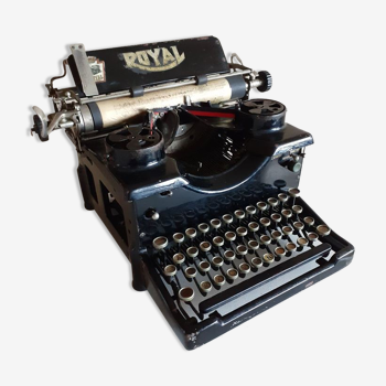 Old Royal 10 typewriter - model USA 1930