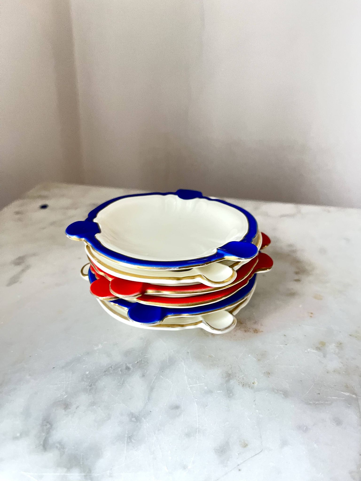 Cendrier en céramique vintage Rosenthal Elfenbein Kronach, série Miramar avec rouge