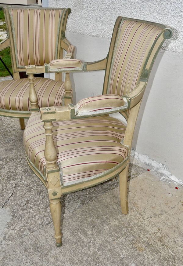 Paire de fauteuils cabriolets de style Directoire