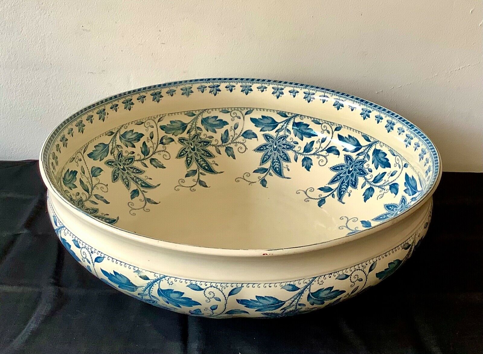 Vasque in earthenware