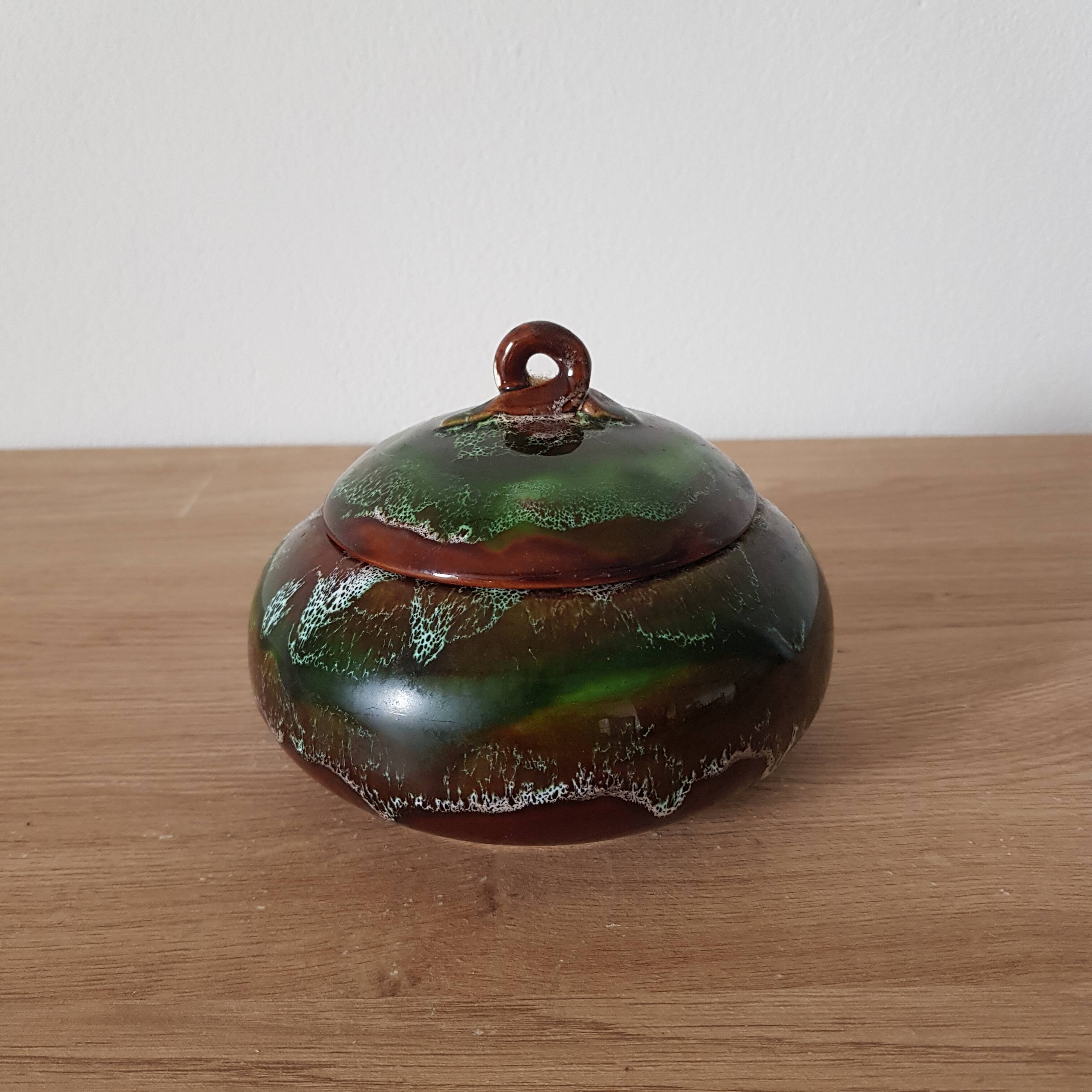 Small green Vallauris style candy box