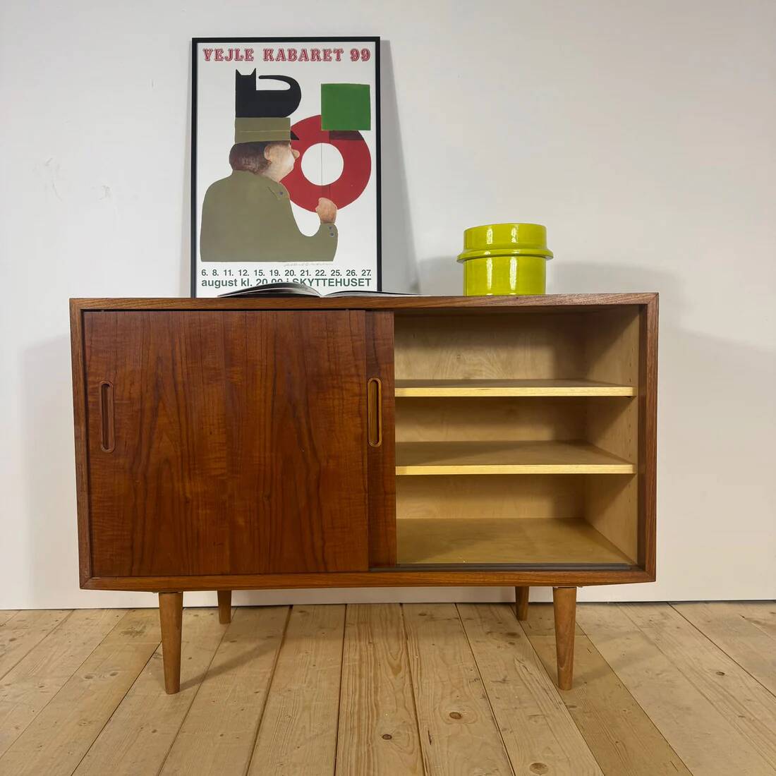 Teak sideboard by Poul Hundevad – Scandinavian mid-century sideboard