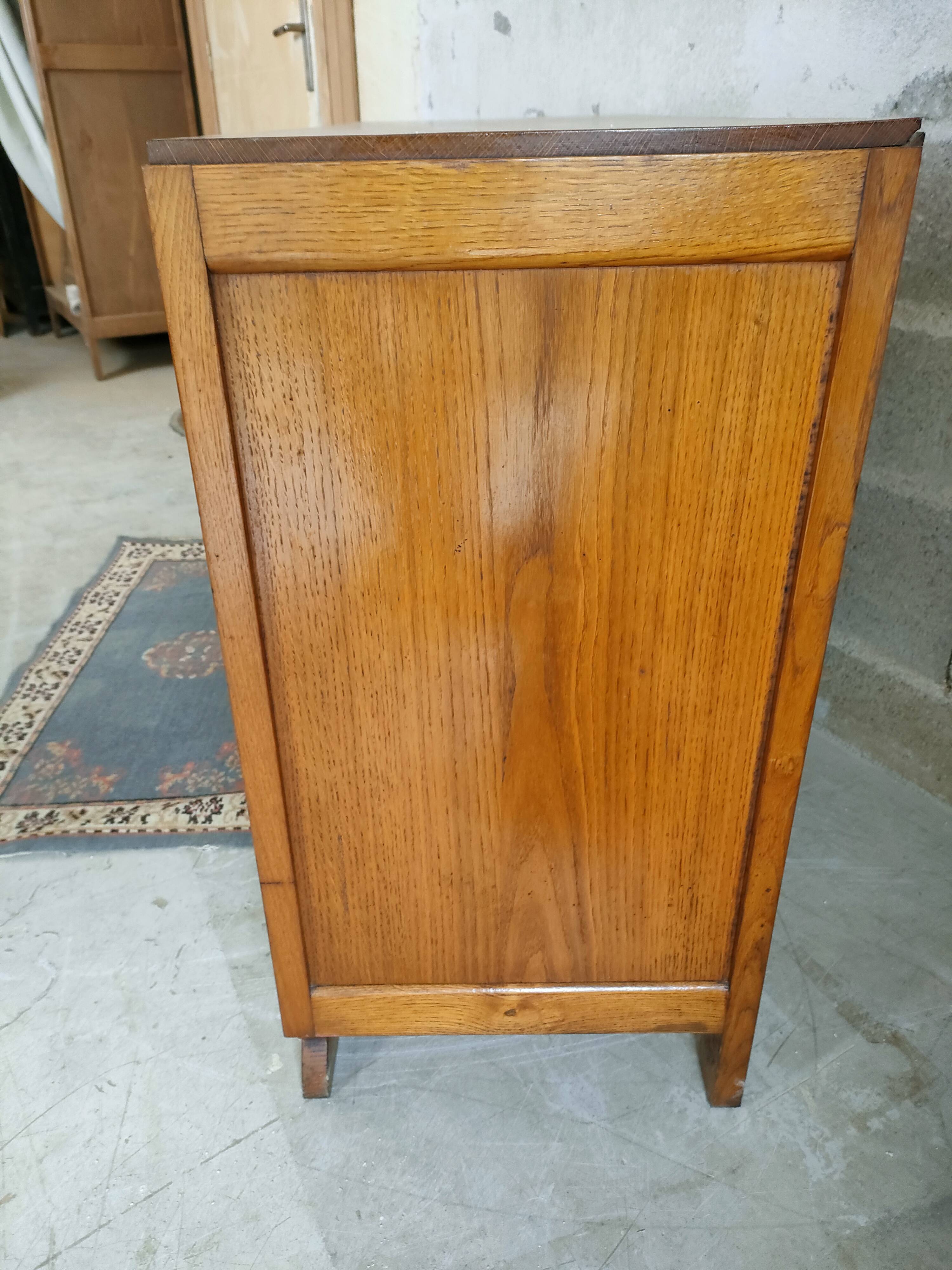Art deco chest of drawers