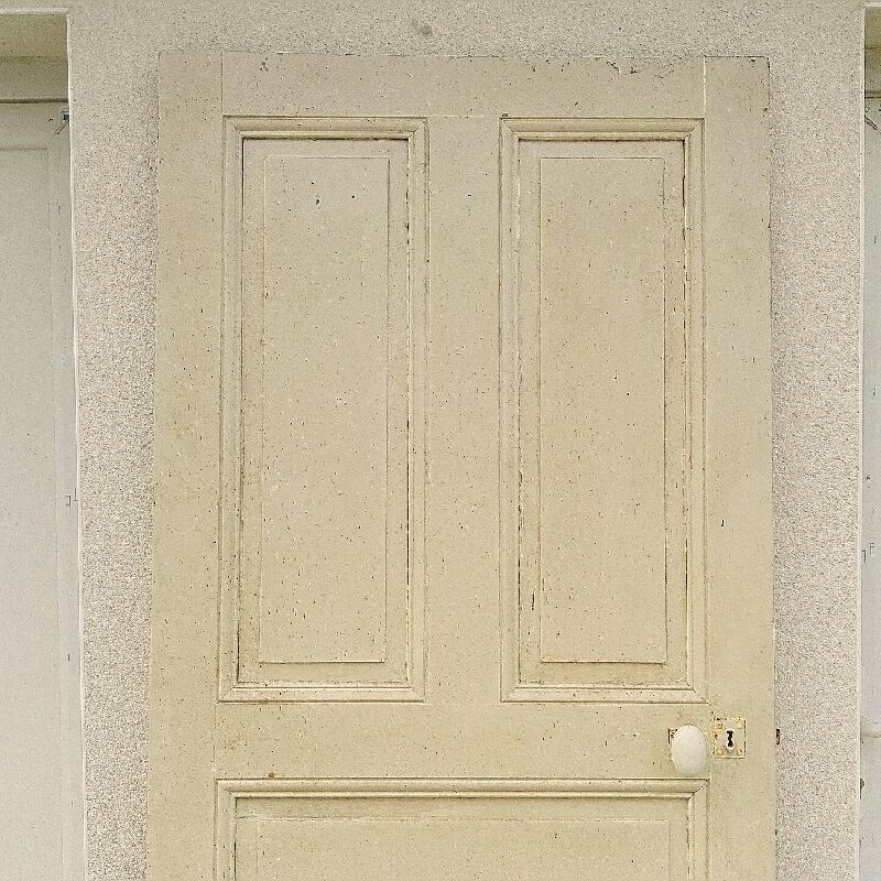 Old interior door wood painted vintage porcelain handle N°2