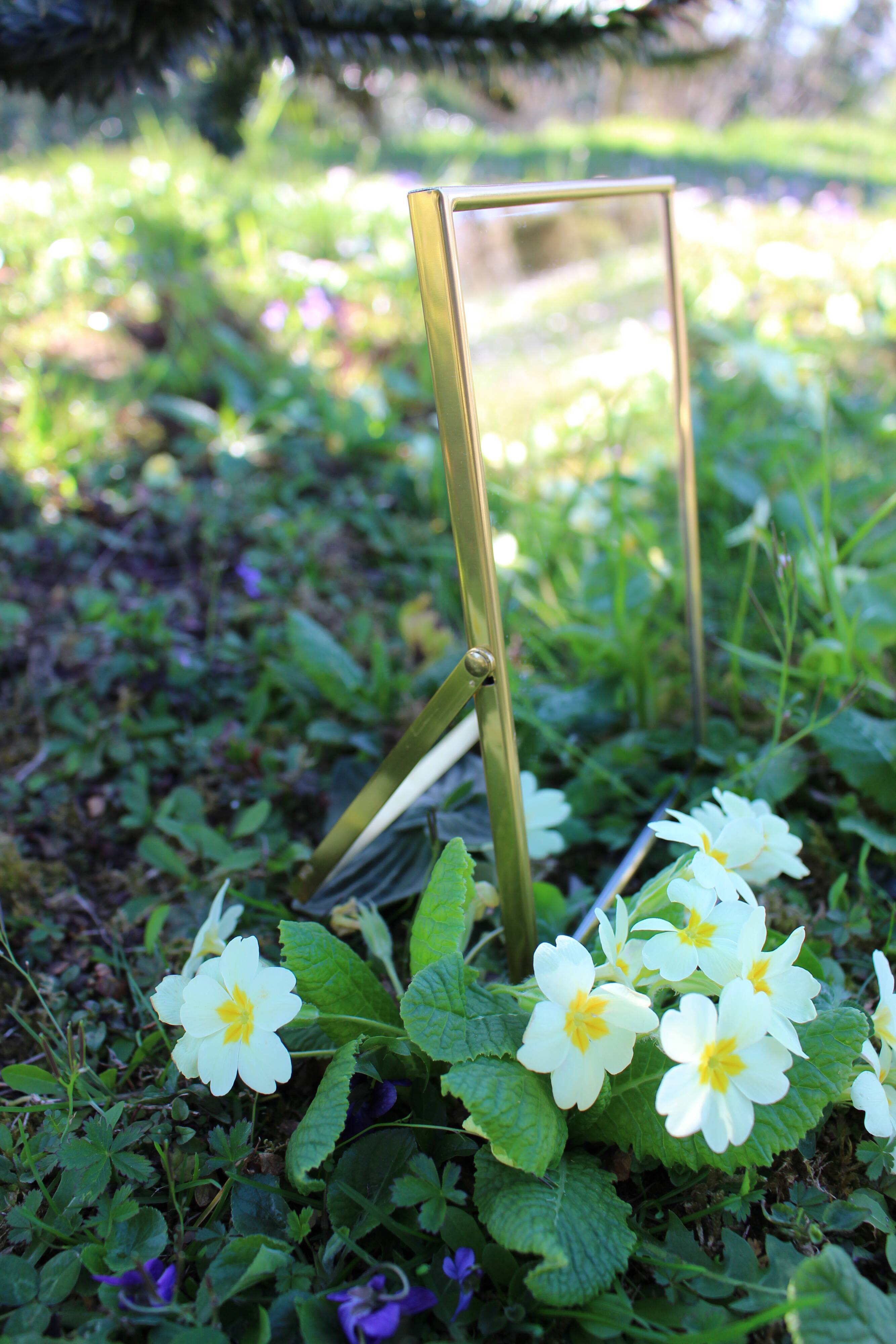 Golden brass mirror to be laid or hung 15x20, 5 cm