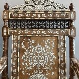 fauteuils syrien en noyer incrusté de nacre