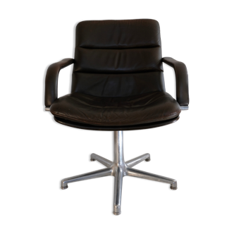 Geoffrey Harcourt's office chair for Artifort