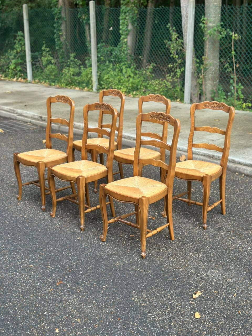 6 Provençal Louis XV chairs in solid wood with rush seats from 1970.