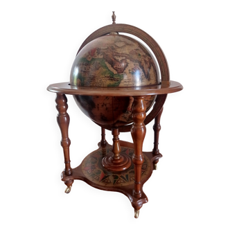 Vintage bar furniture / globe bar on wheels