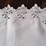 Square tablecloth old white lace Richelieu