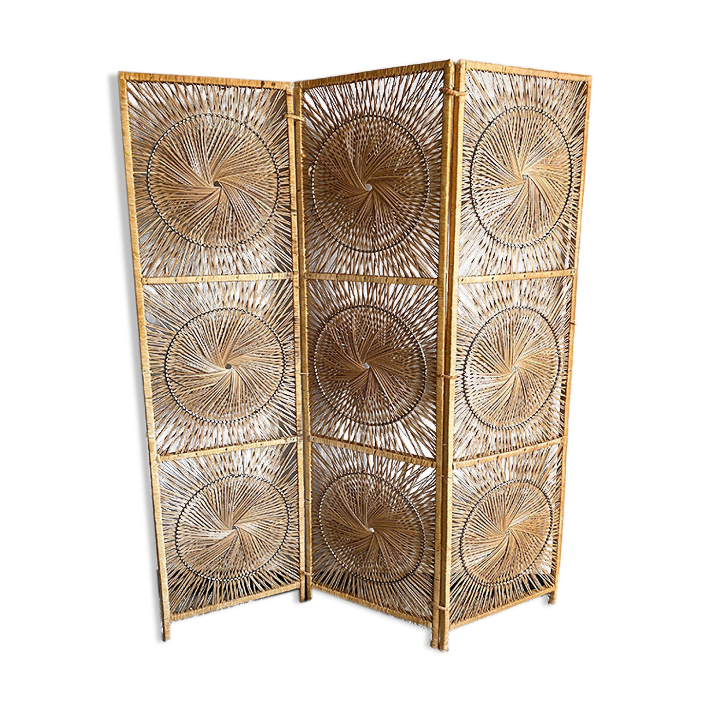 Rattan screen sun pattern