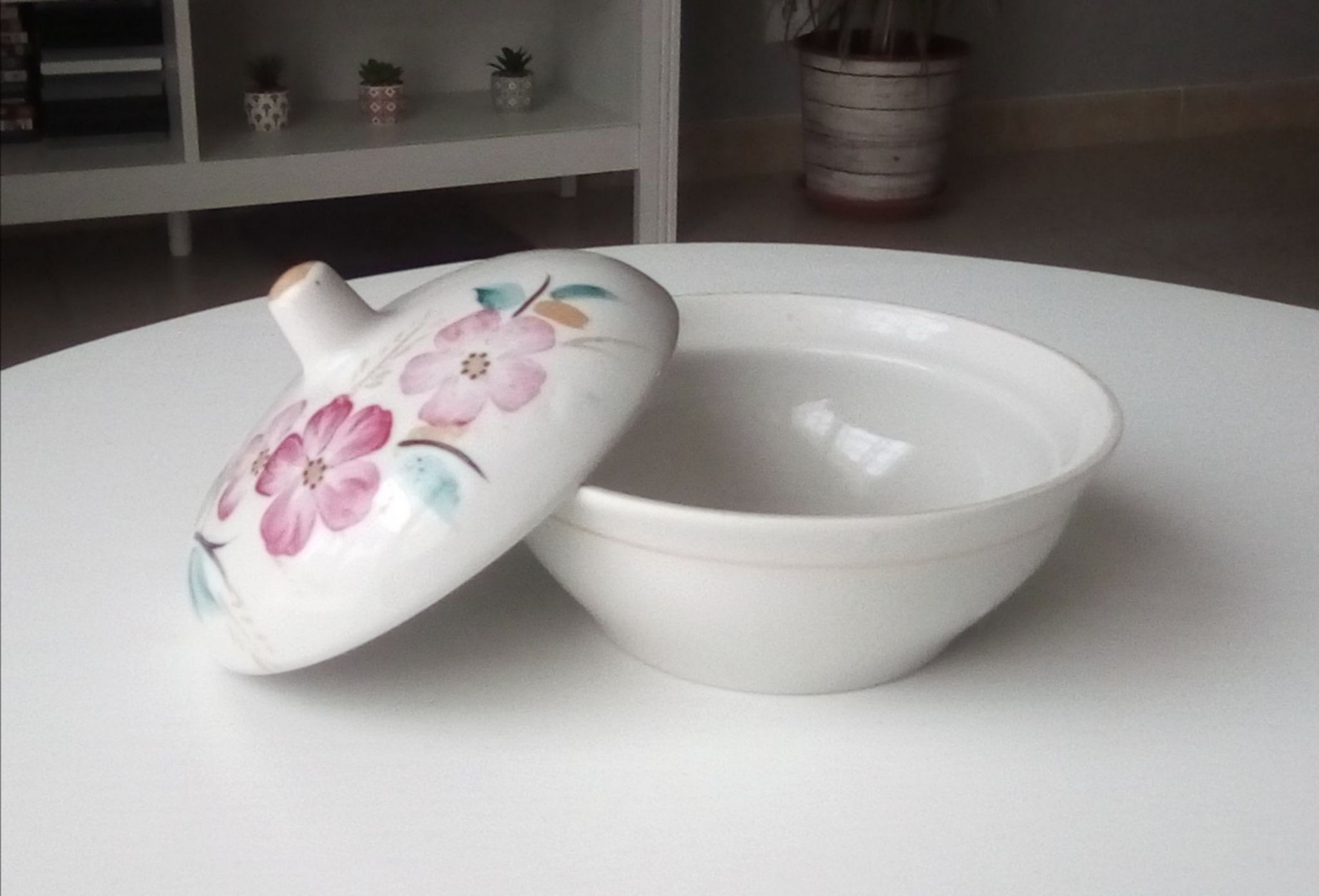 Bonbonnière vintage en porcelaine