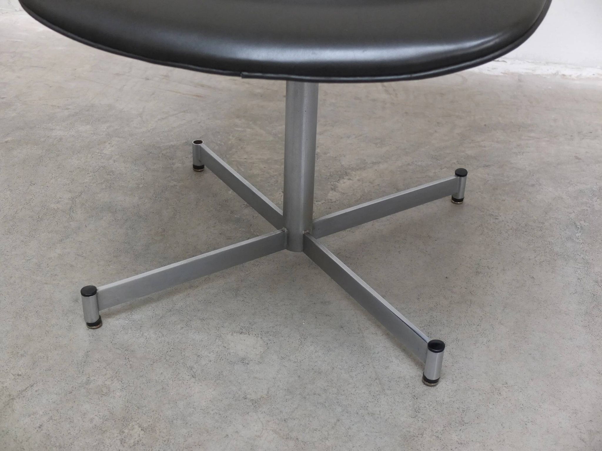 Mid-century 'Exquis' side chair by Geoffrey Harcourt for Artifort, 1967