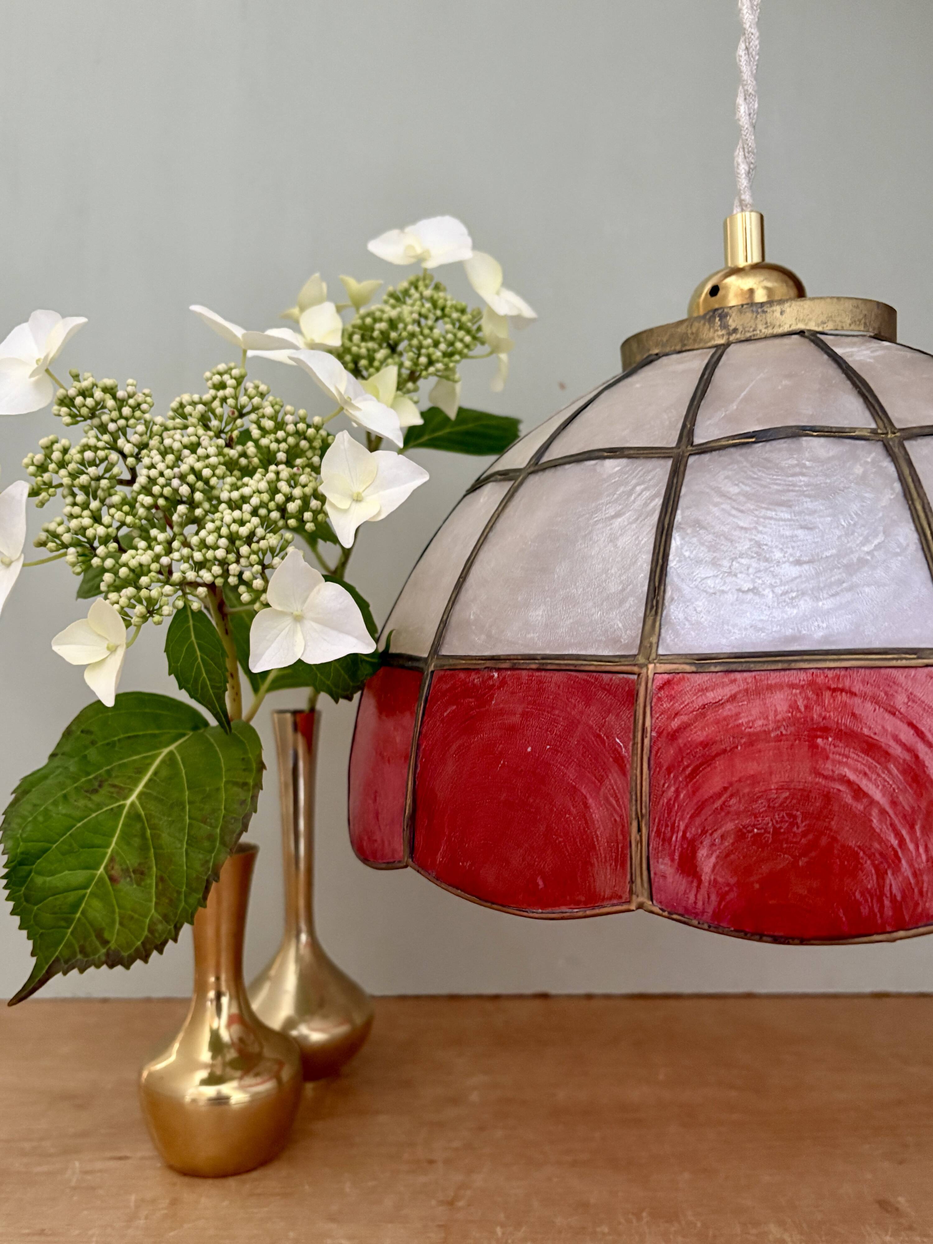 Suspension vintage en nacre rouge et blanche