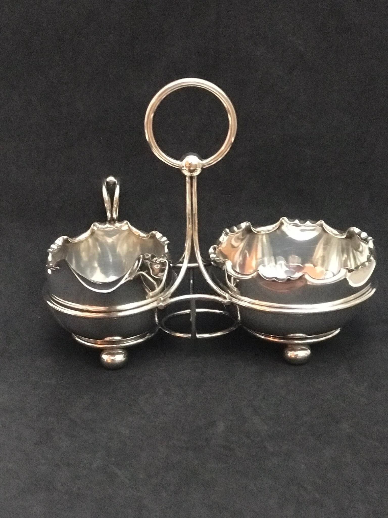Sugar dish and cream dish