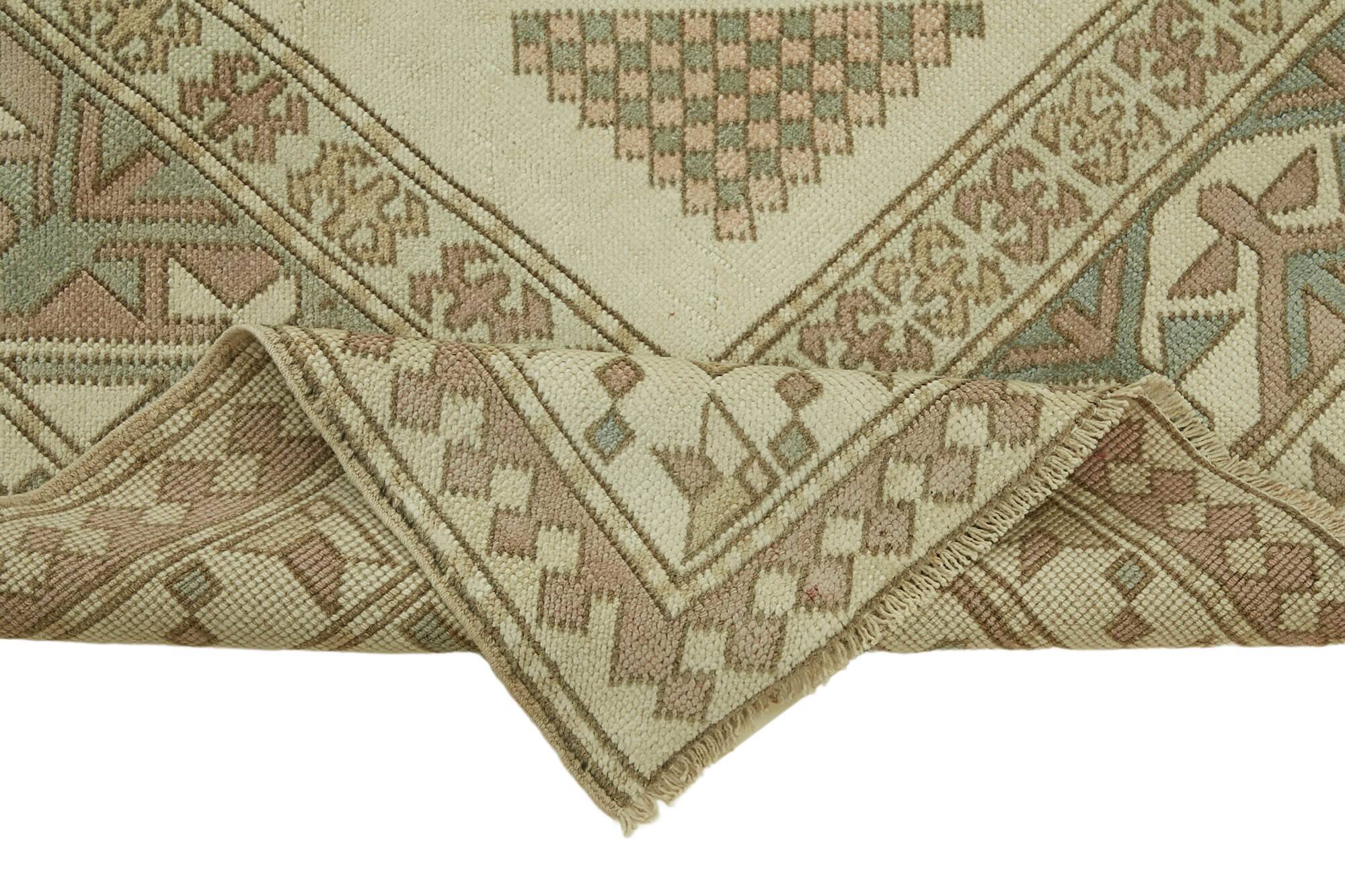 Turkish Vintage Anatolian Rug 225 cm x 285 cm