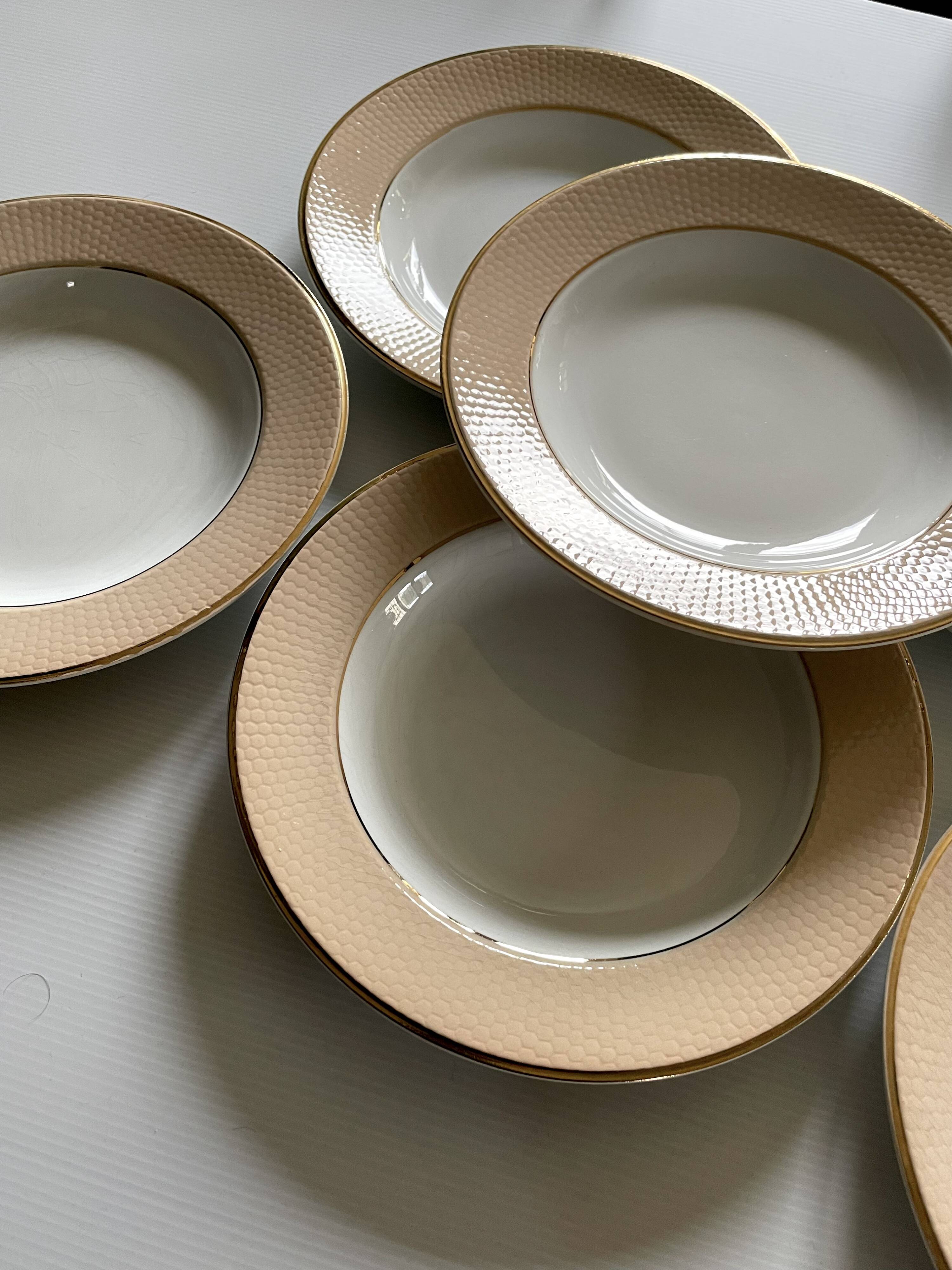 6 deep plates from L'Amandinoise model "Chamois" beige in very good condition.