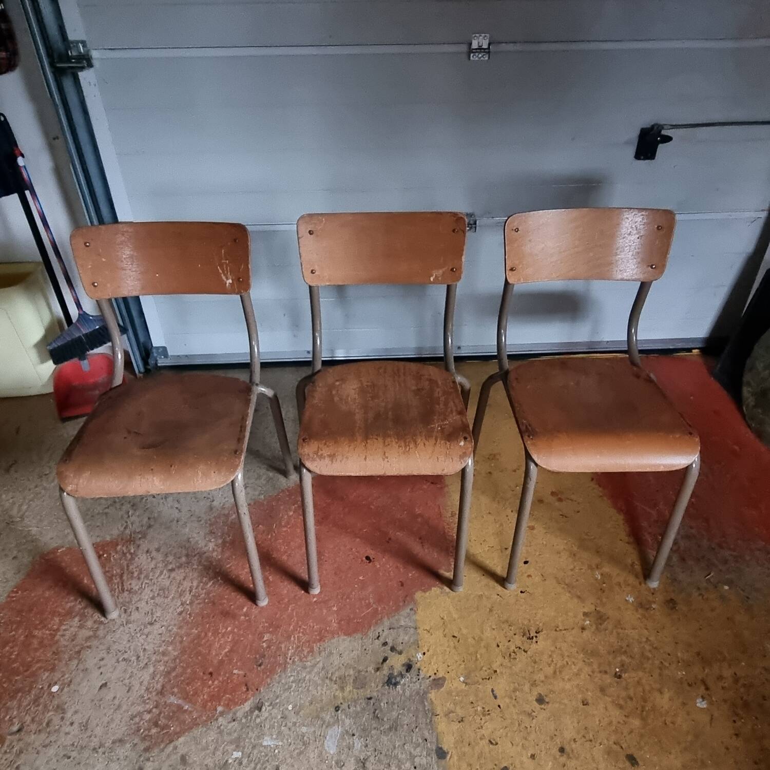 6 vintage school chairs