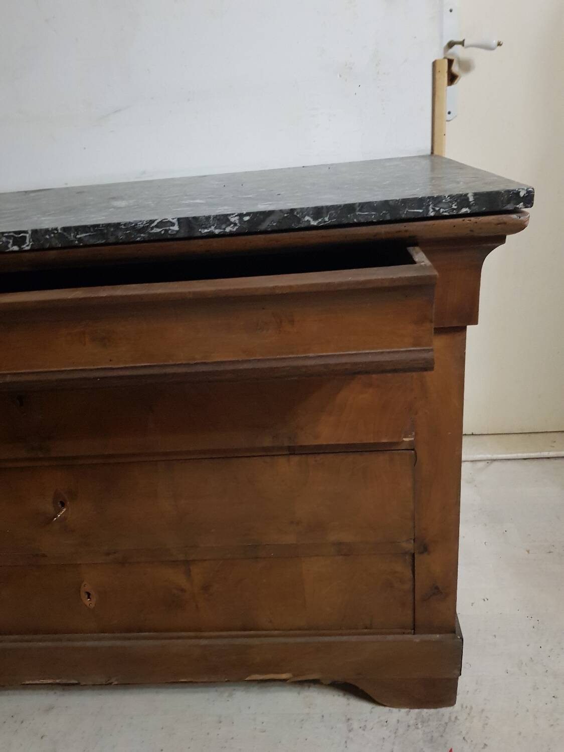 Louis Philippe chest of drawers with 4 drawers