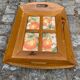Plateau de service rectangulaire vintage en bois massif 4 compartiments