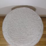 White moumoute stool