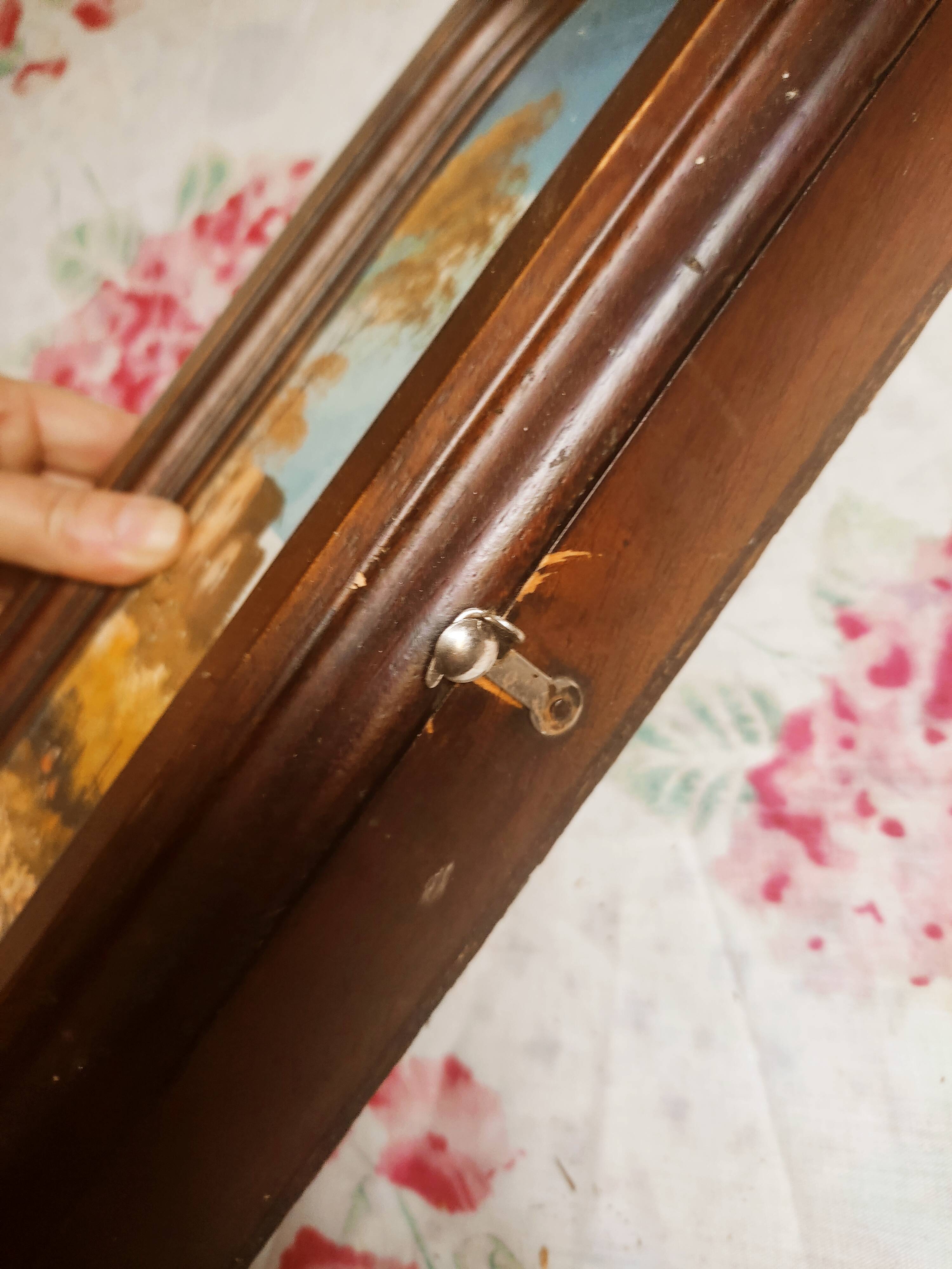 Wooden key box with landscape