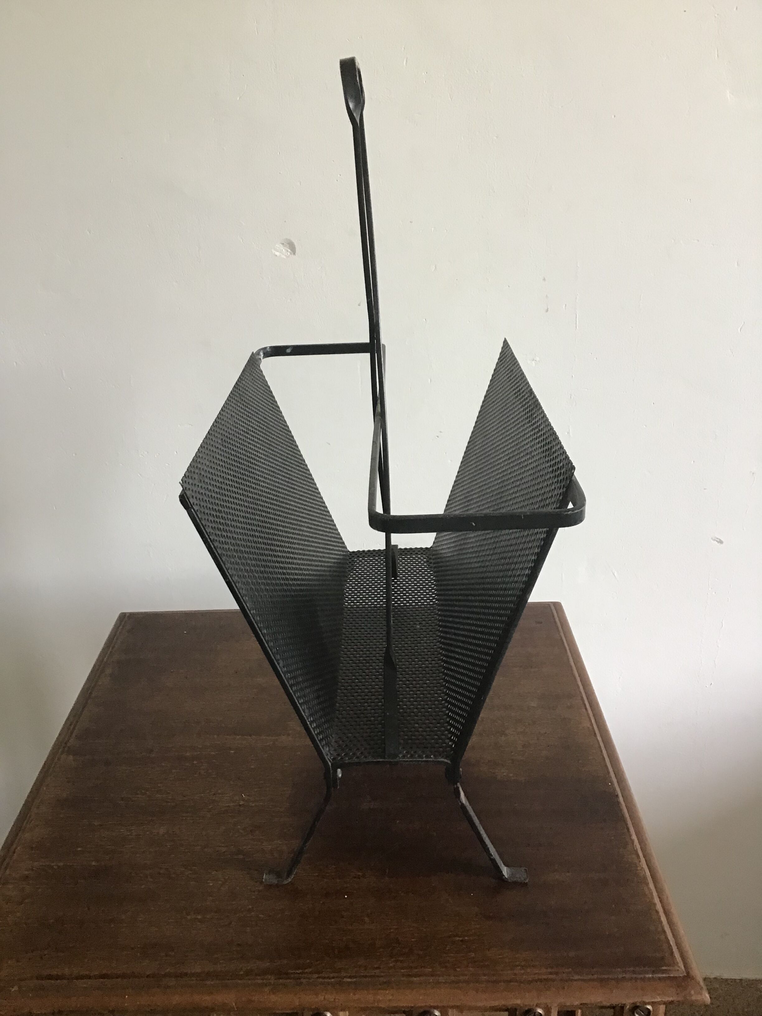 Matégot Mathieu magazine rack