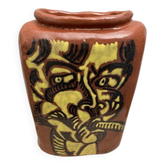 Vase en terre cuite artisanal « L’homme au cigare » signé A.J.