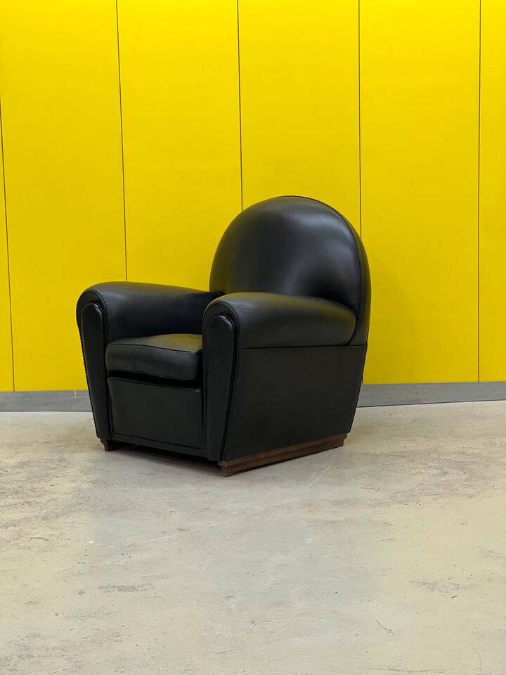 Poltrona Frau “Vanity Fair” XC Armchair in Genuine Black Leather.