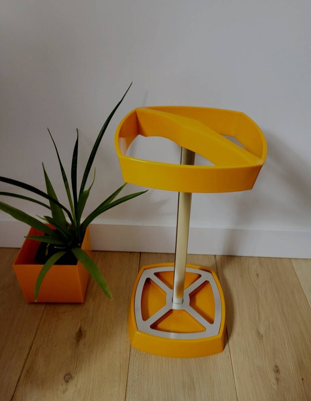 Porte-parapluie Space Age orange et argenté, 1970-80