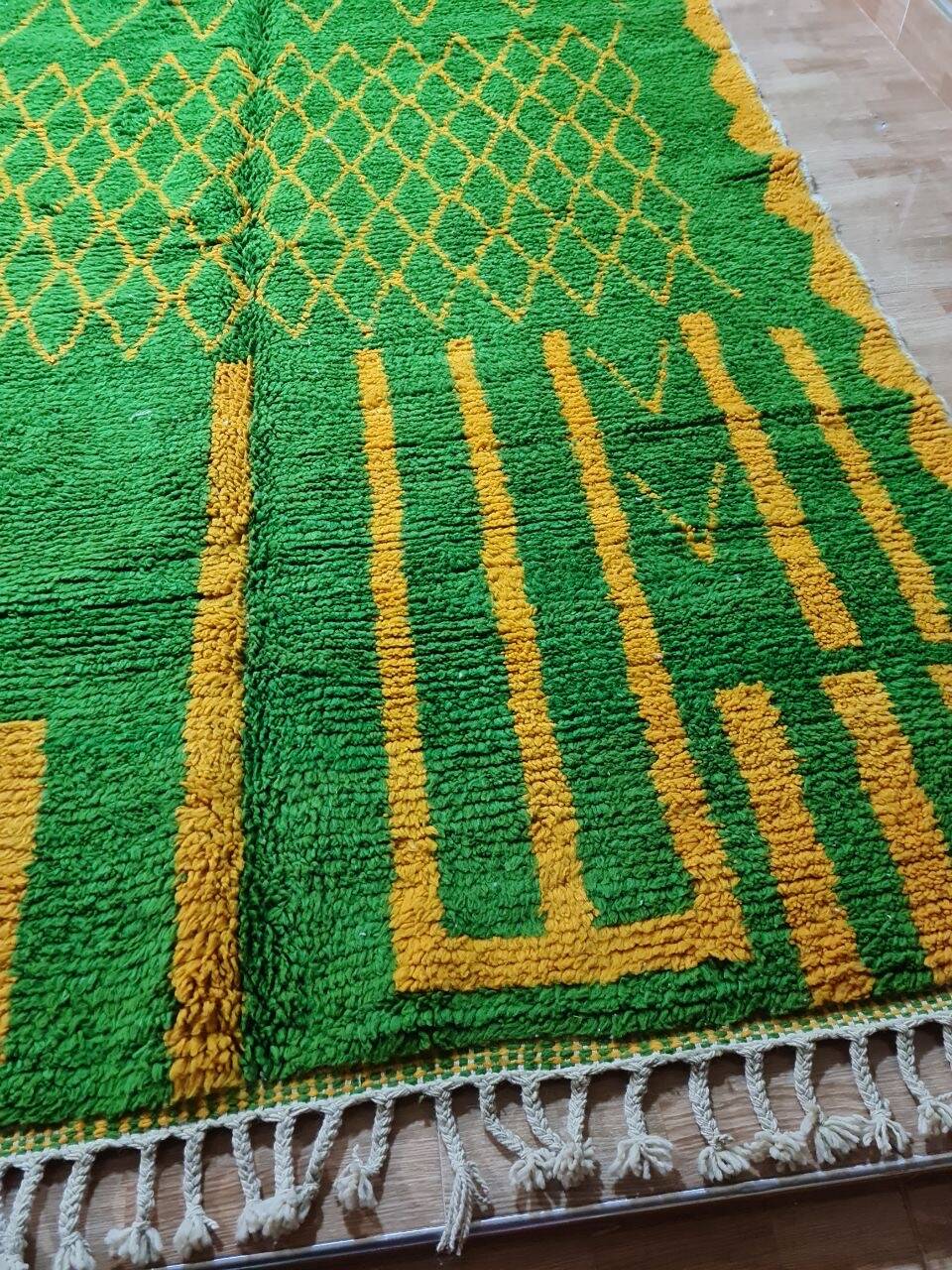 Moroccan Berber handmade rug – 300x200 cm – green and yellow wool