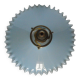 Opaline bleue dentelée