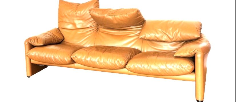 Maranlunga Cassina leather sofa by Vico Magistretti
