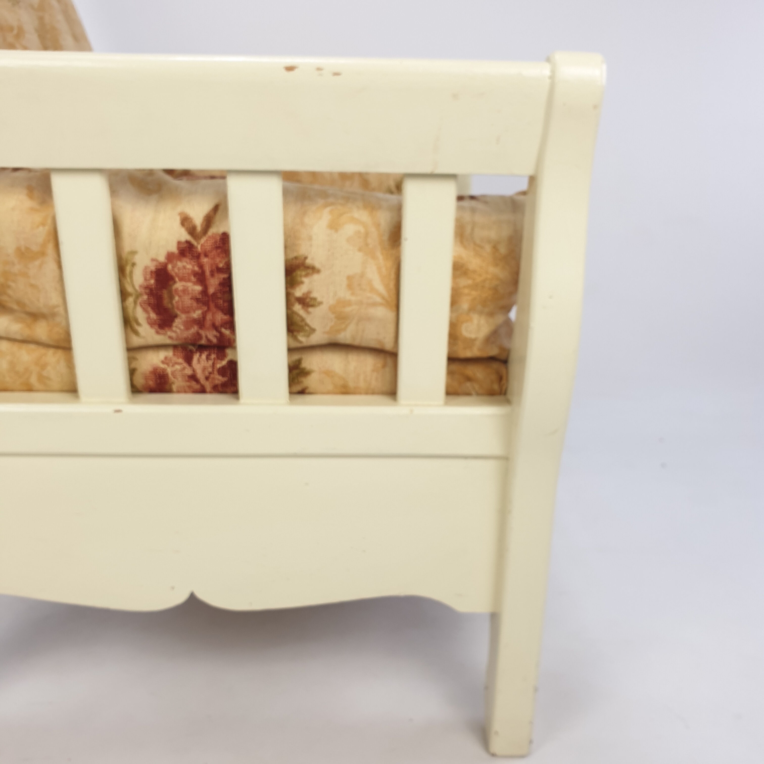 Fauteuil en bois avec des fleurs, années 80