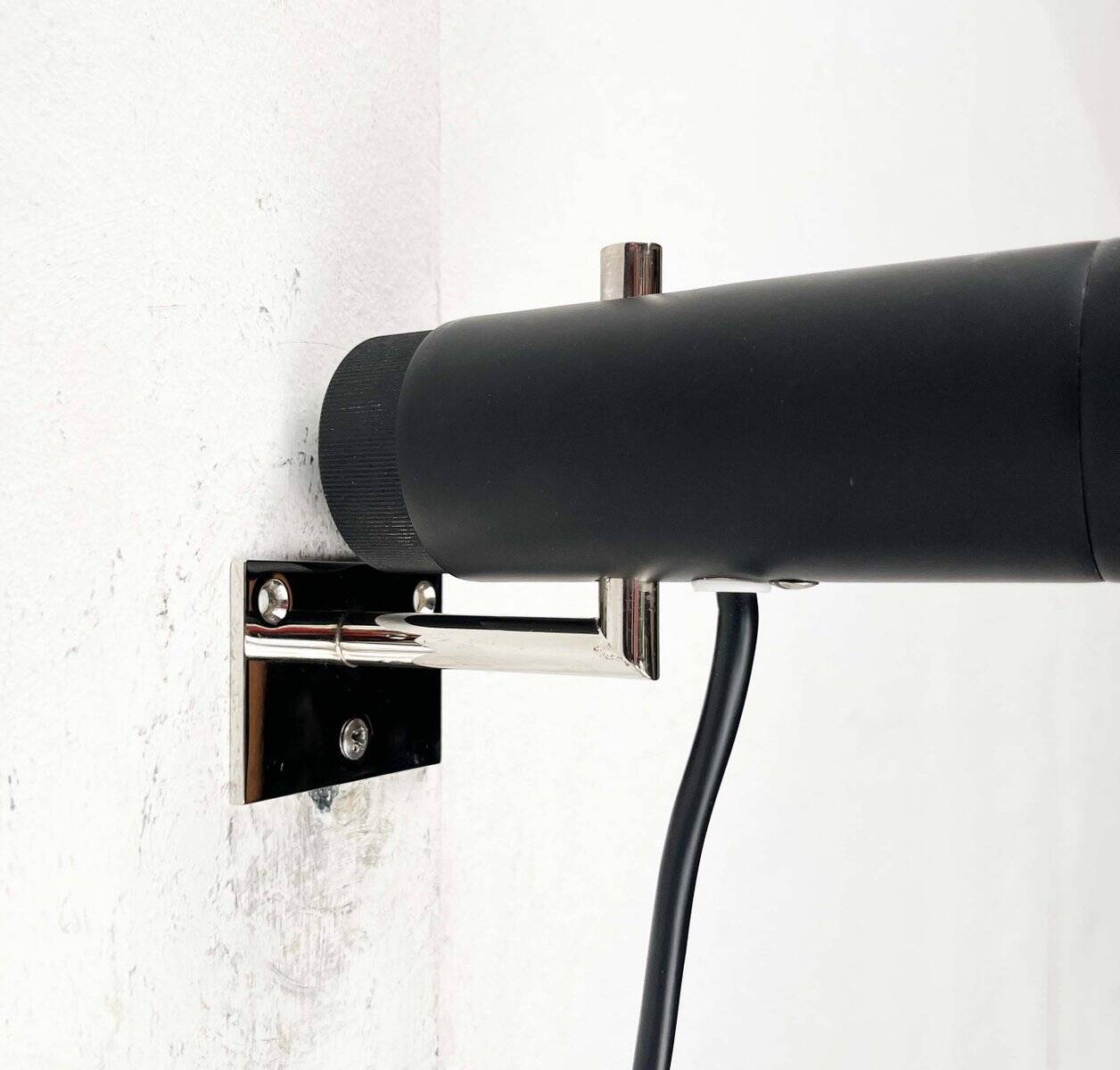 Mid-century minimalist wall lamp attributed to Egon Eiermann for Beisl, 1960s.