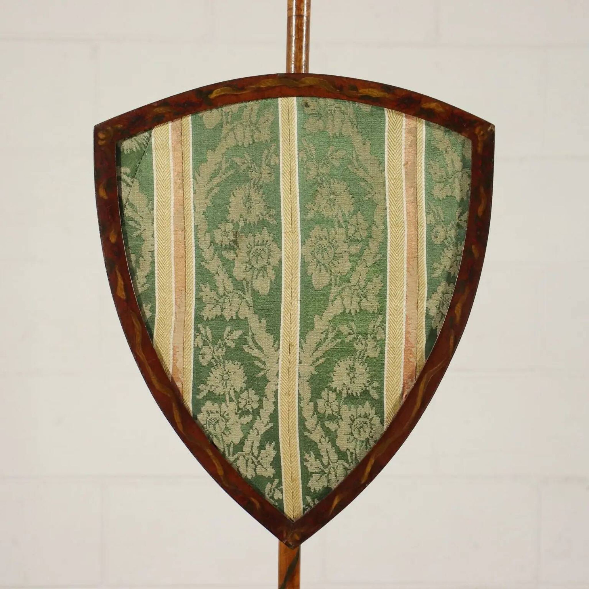 Pair of George IV standing screens in satin wood and fabric, England, 19th century.