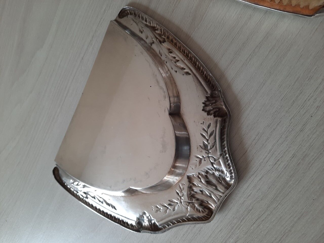 Silver metal crumb