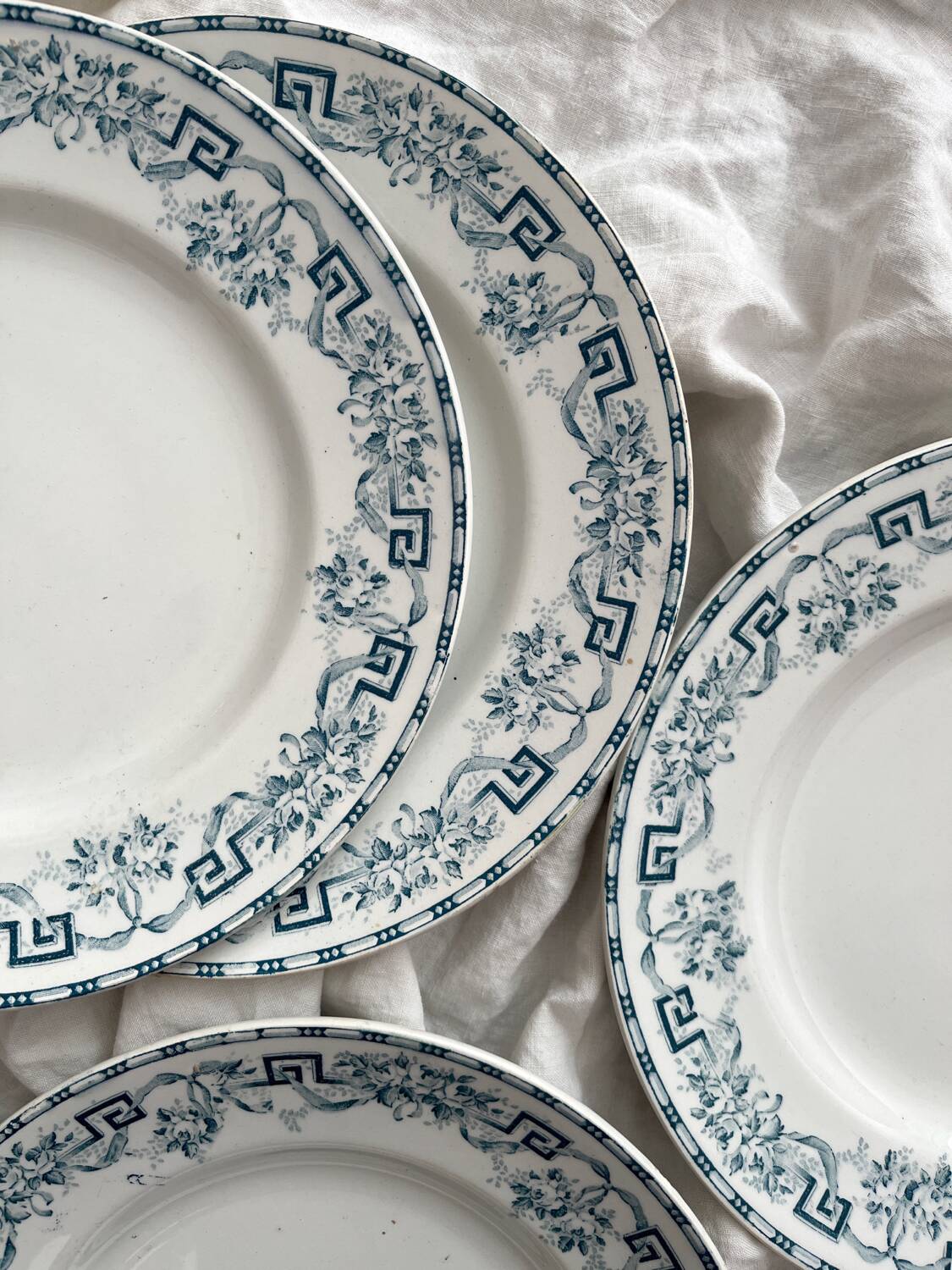 6 flat plates in iron earth “Athens” Saint Amand and Hamage