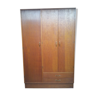 Armoire vintage