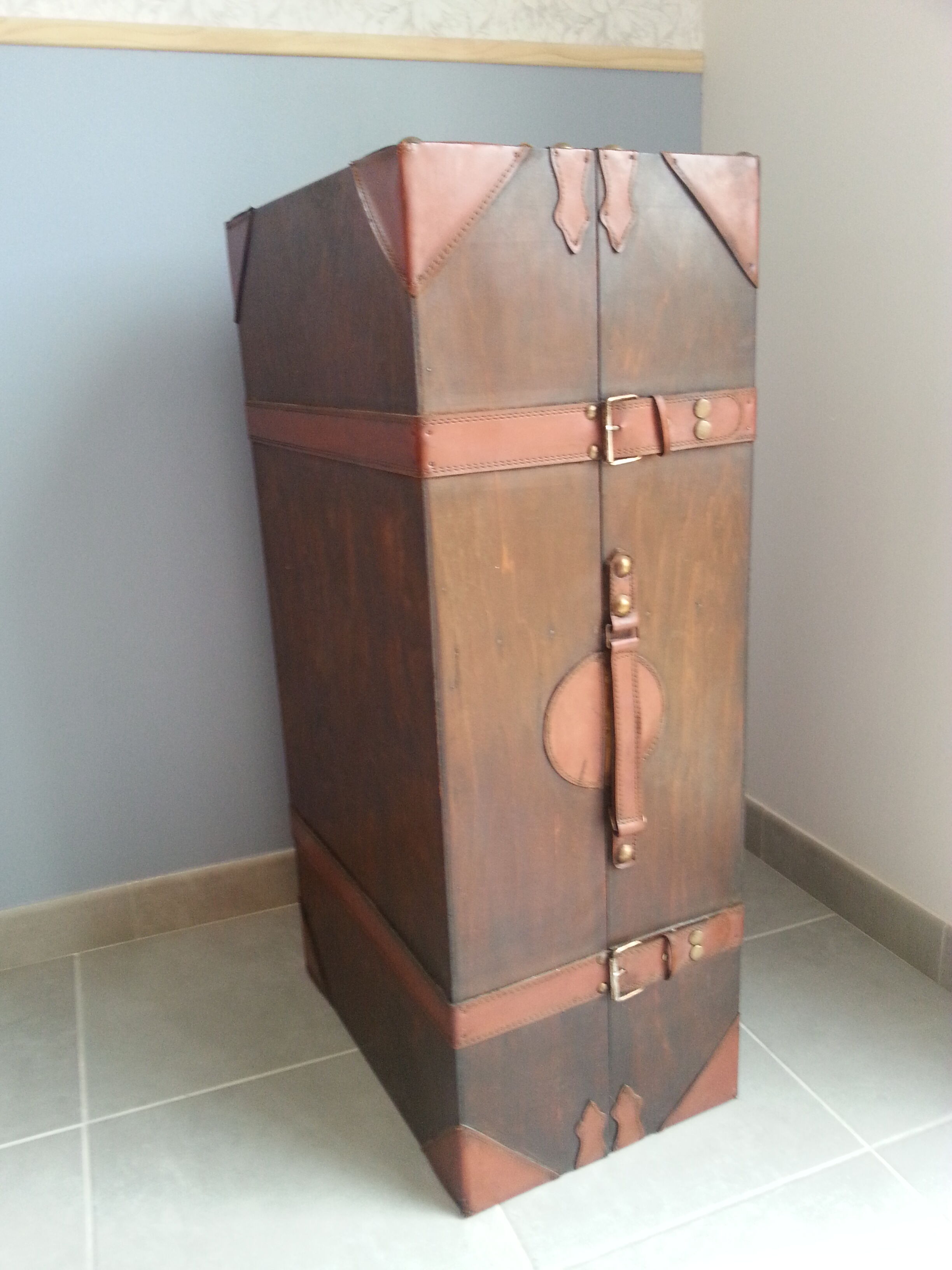 Malleatelier bibliothèque type wardrobe