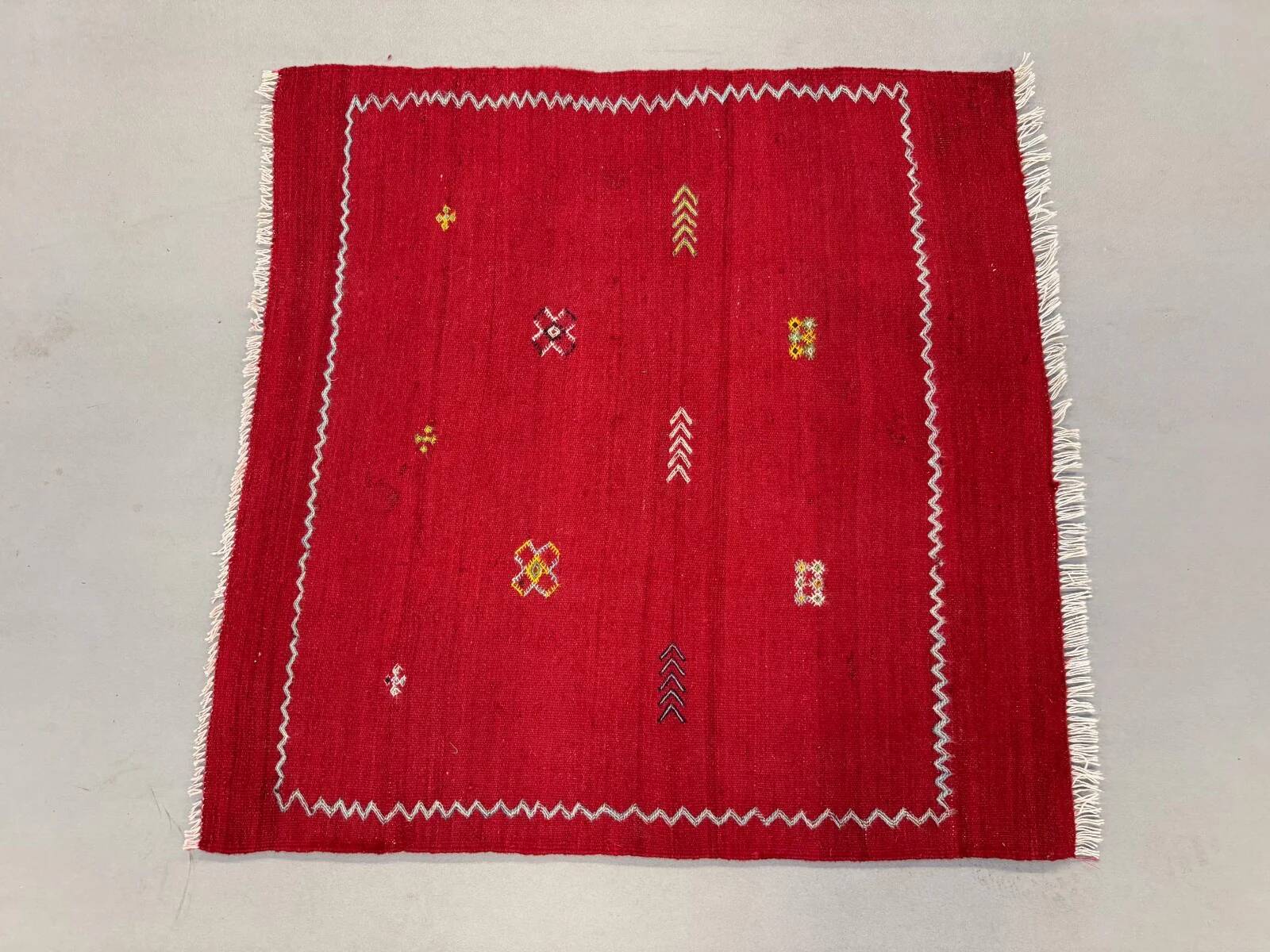Vintage Moroccan square kilim 108x104 cm kelim wool rug medium 2527