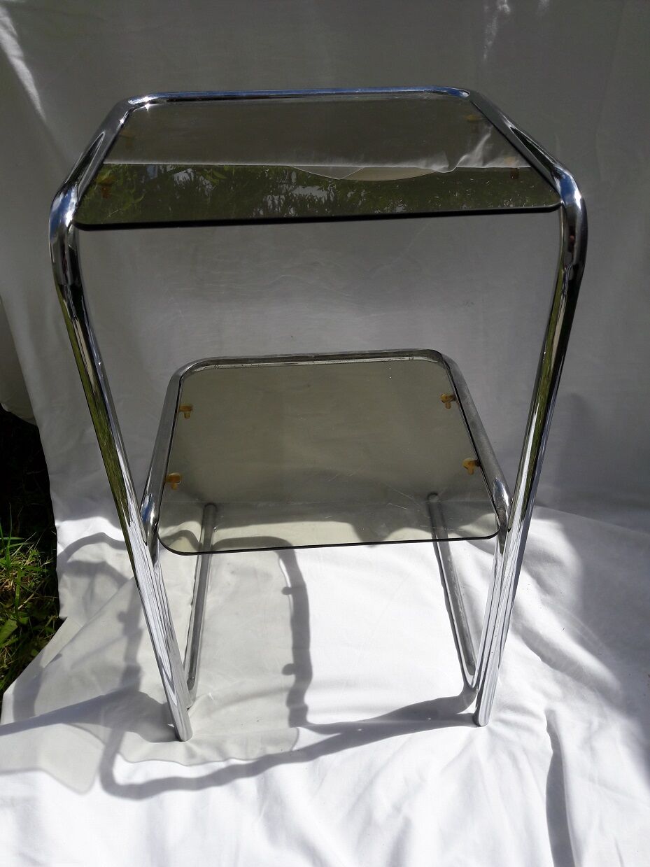 Table d'appoint en métal chromé et verre 70's